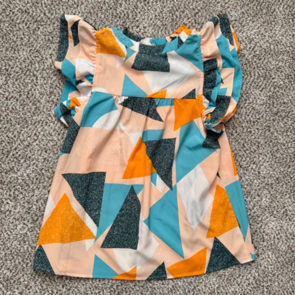 Entro Geometric Ruffle Sleeve Blouse - Picture 5 of 5